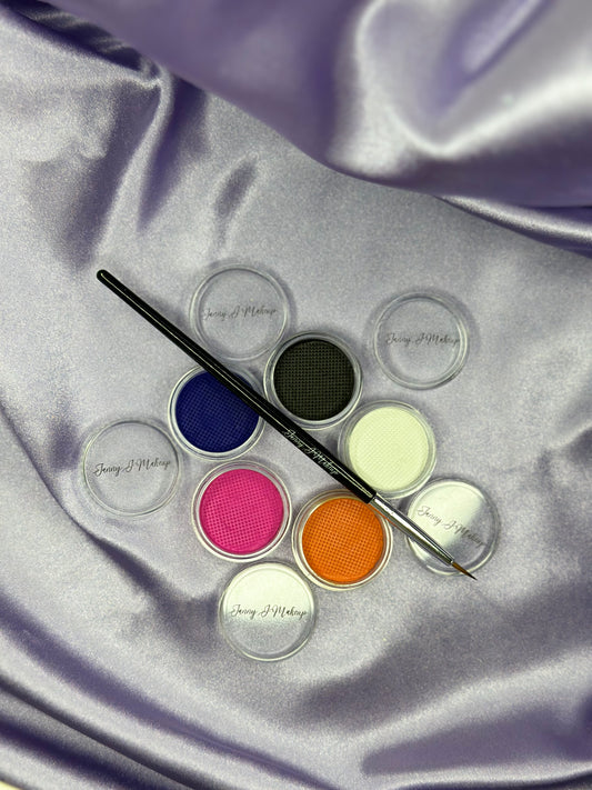 Eyeliners  & Brush
